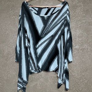 Simply Vera top. 3x. Black & White. 3/4 sleeve